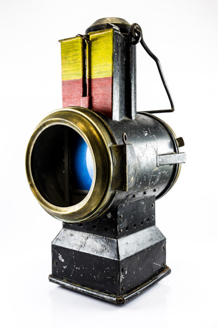 Железнодорожный сигнально-осветительный фонарь, экспонат №252